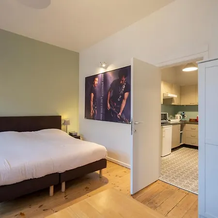 Because The Night Bed & Breakfast 3*